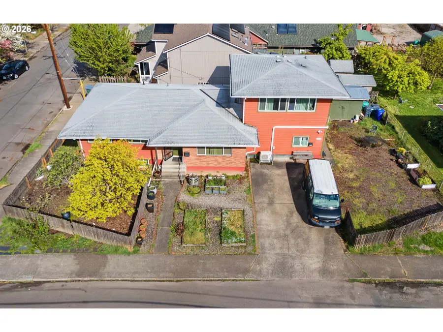 3710 SE 49th Ave, Portland, OR 97206 - #2