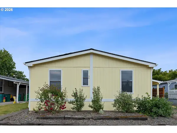 301 E Columbia Dr #50, Newberg, OR 97132