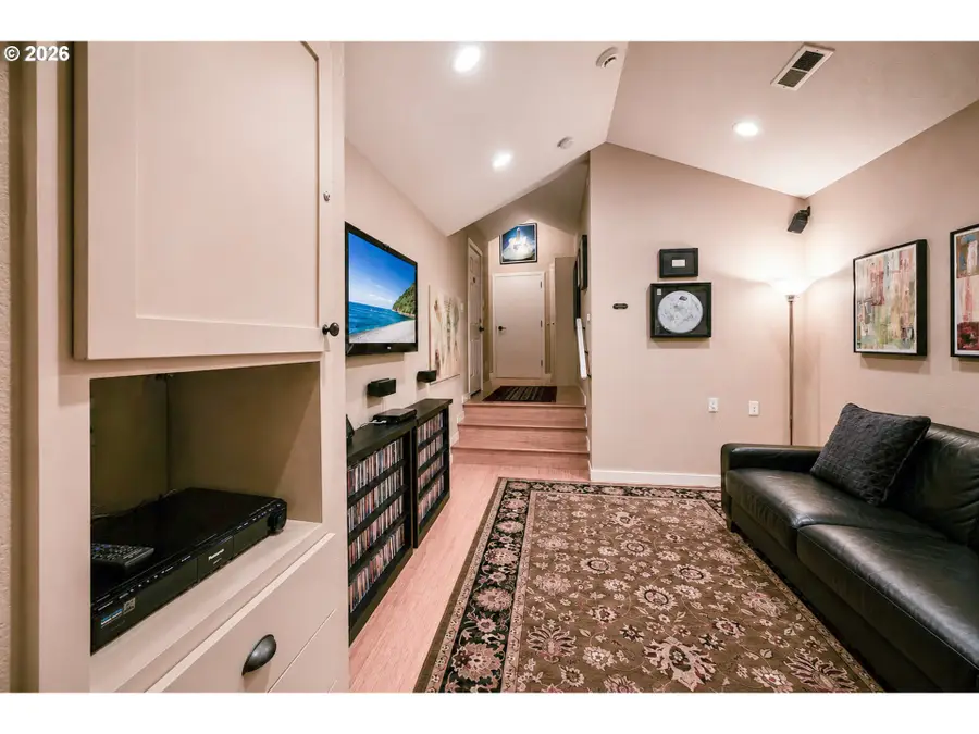 108 E 35th St, Vancouver, WA 98663 - #3