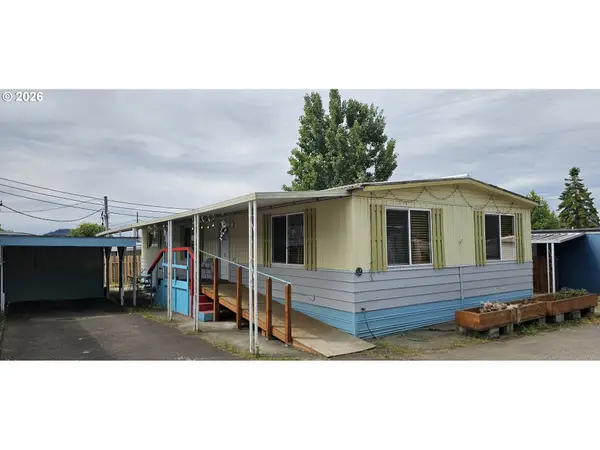 2071 NE Stephens St #L9, Roseburg, OR 97470