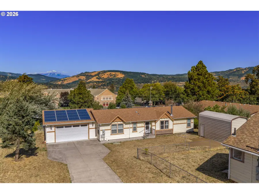 1606 Taylor Ave, Hood River, OR 97031 - #2