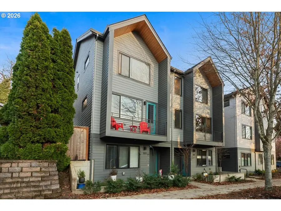 601 SE Spokane St, Portland, OR 97202 - #2