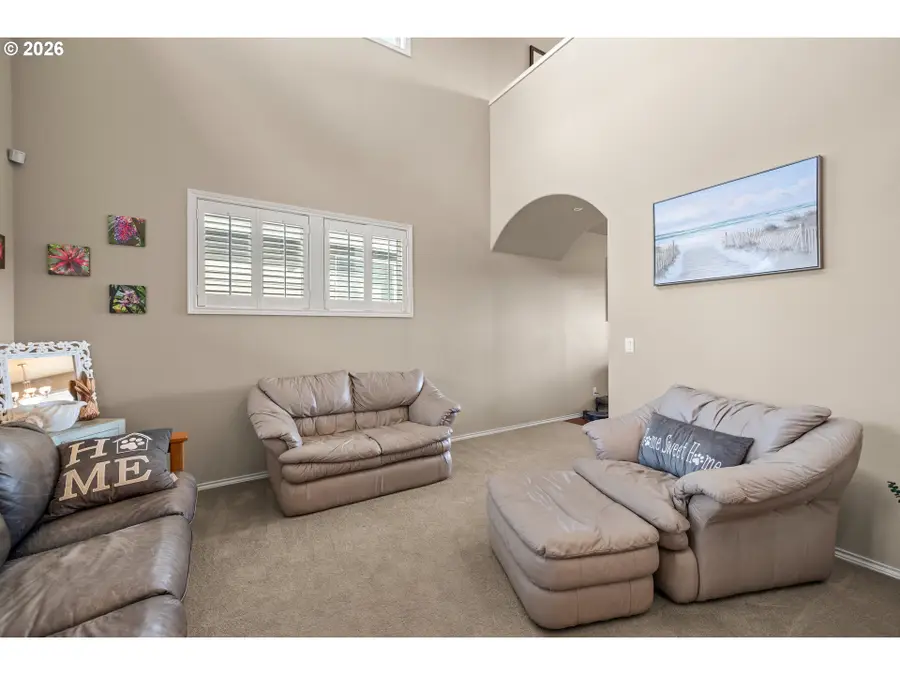 520 Tukwila Dr, Woodburn, OR 97071 - #3