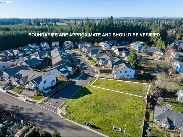 2589 N Lydia Loop, Hubbard, OR 97032