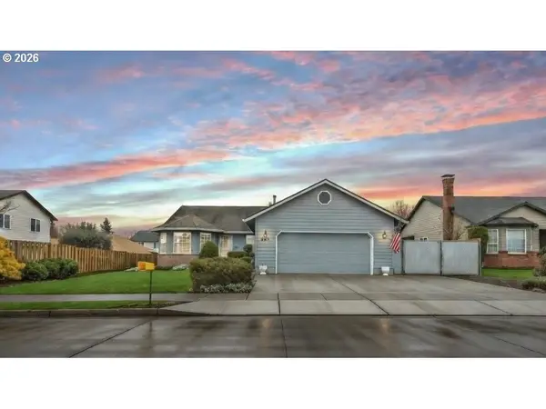 964 SE 27th St, Troutdale, OR 97060