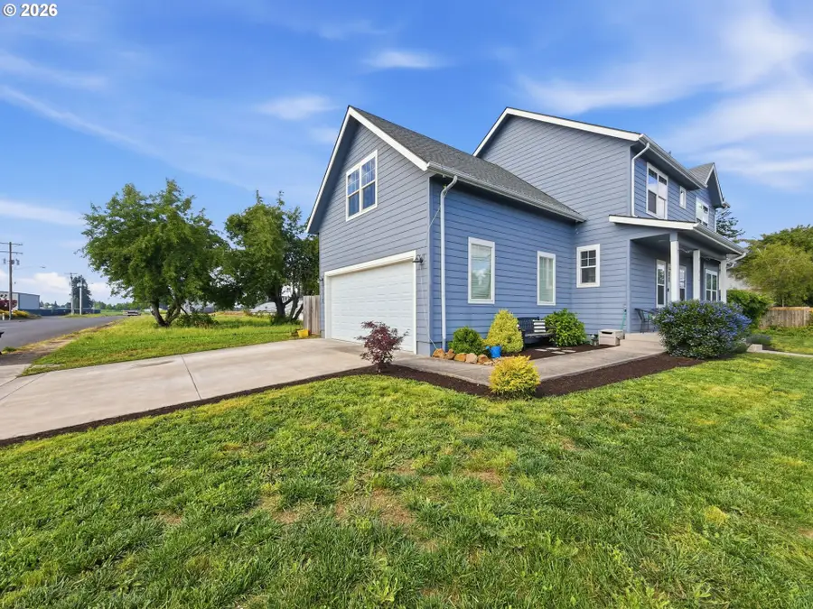 1310 Elm St, Junction City, OR 97448 - #2