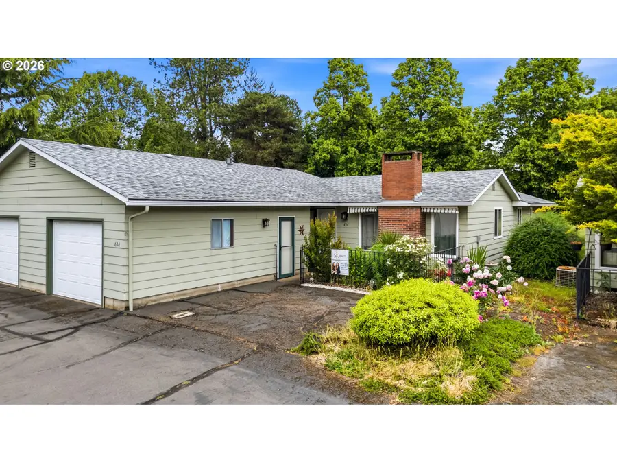 634 30th Ave, Albany, OR 97322 - #2