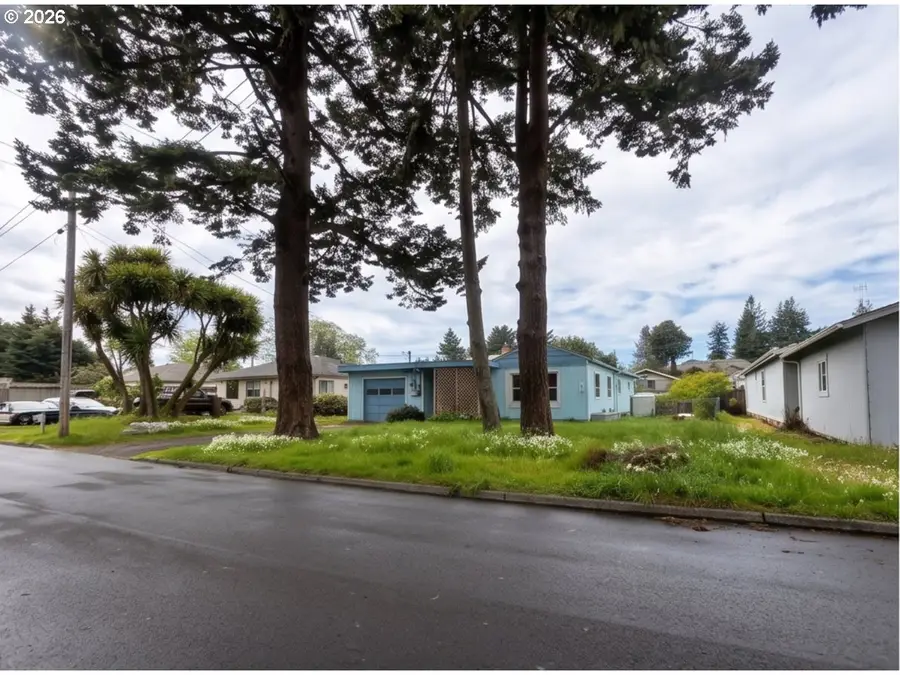 490 N Cammann St, Coos Bay, OR 97420 - #2
