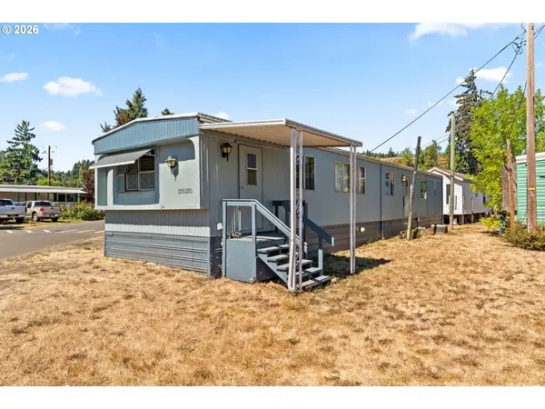1557 N Pacific Hwy #24, CottageGrove, OR 97424