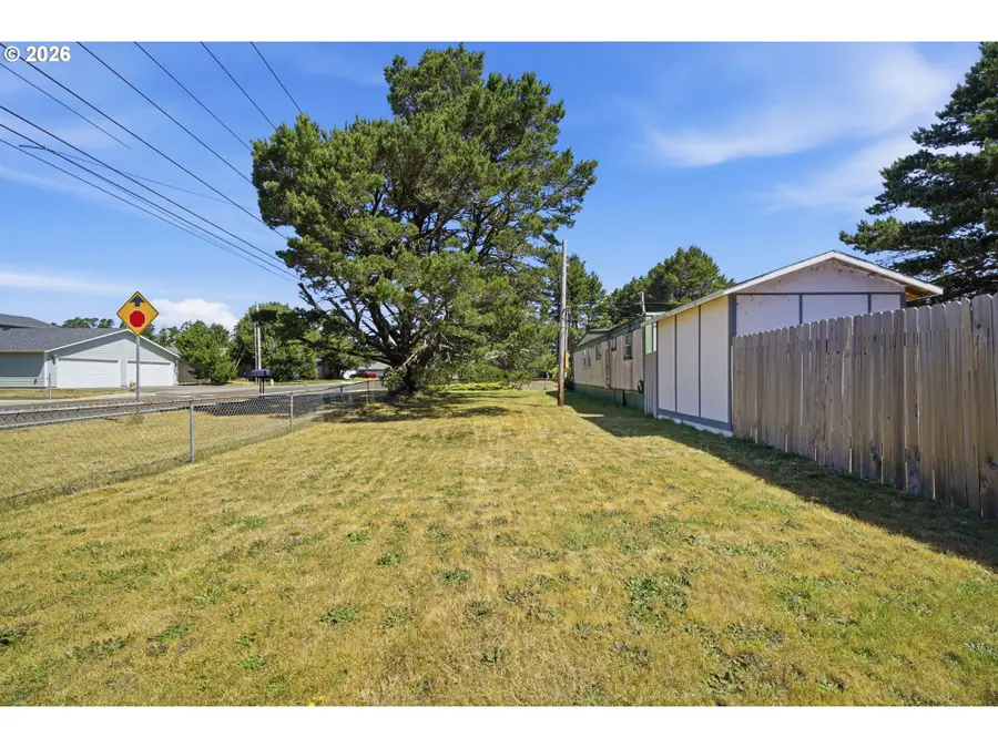 1612 34th St, Florence, OR 97439 - #3