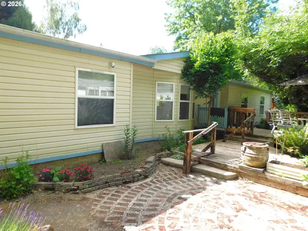 1105 Riverside Dr #32, Vernonia, OR 97064