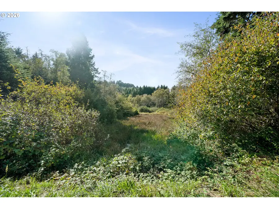 233 Rock Creek Dr, Rockaway Beach, OR 97136 - #2
