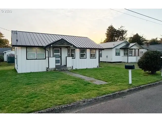 1184 2nd St, Florence, OR 97439 - #1