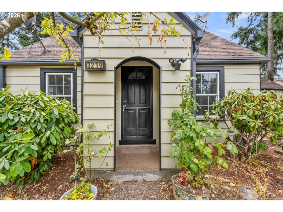 3219 SE 174th Ave, Portland, OR 97236 - #2