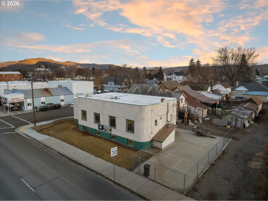 2100 7th St, Baker City, OR 97814 - #3