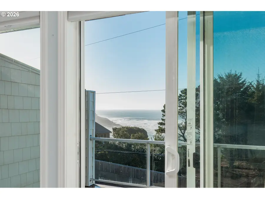 420 SW Coast Ave, Depoe Bay, OR 97341 - Image #3