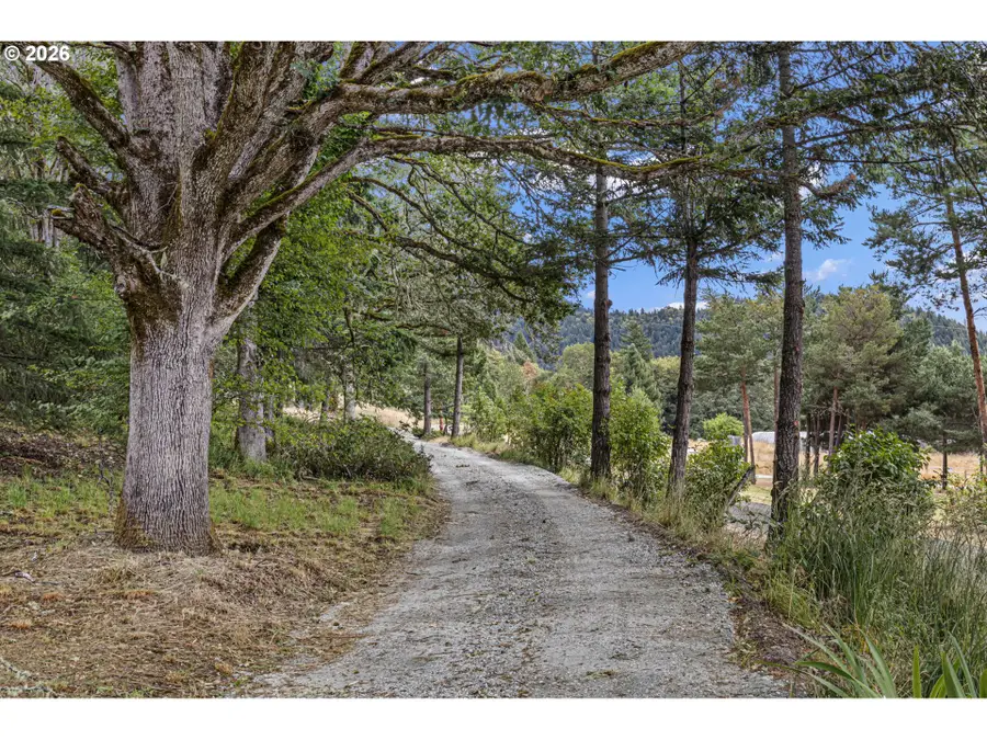 296 Mobley Dr, Azalea, OR 97410 - #3