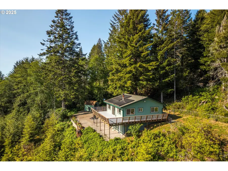 96333 Wildwood Rd, Brookings, OR 97415 - #2