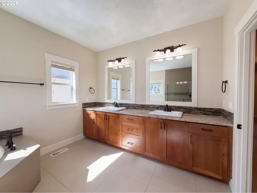 15134 NW Marie Way, Portland, OR 97229 - #3