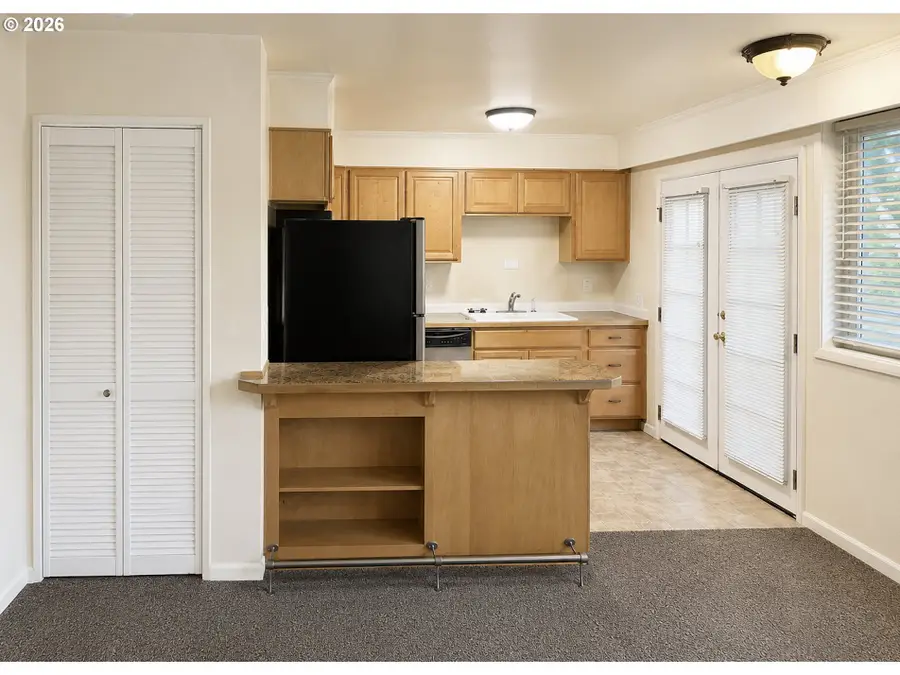 2046 W 14th Pl, Eugene, OR 97402 - #3