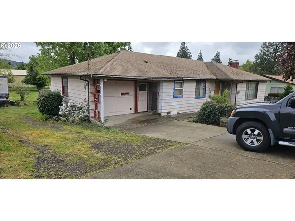 1731 NW Keasey St, Roseburg, OR 97471