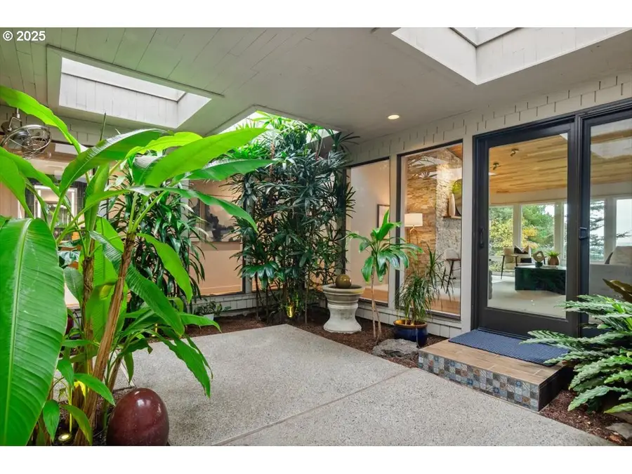 4421 SW Melville Ave, Portland, OR 97239 - Image #3