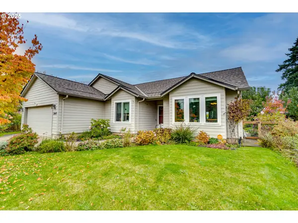 2049 NE Grandhaven St, McMinnville, OR 97128