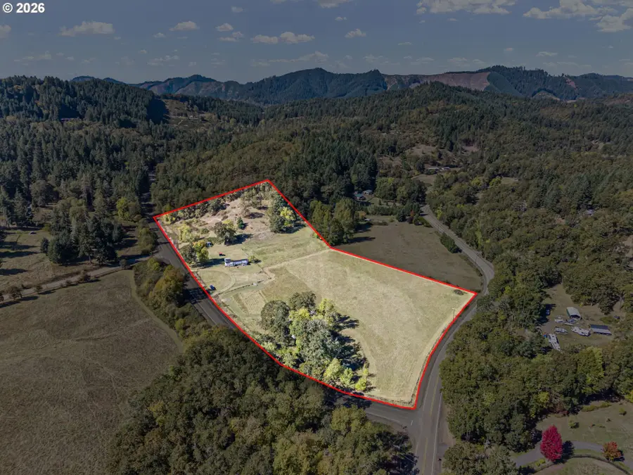 239 Indian Creek Dr, Oakland, OR 97462 - #2