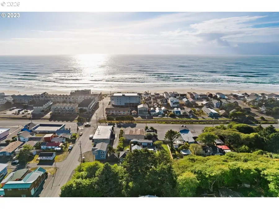316 N Highway 101, Rockaway Beach, OR 97136 - Image #3