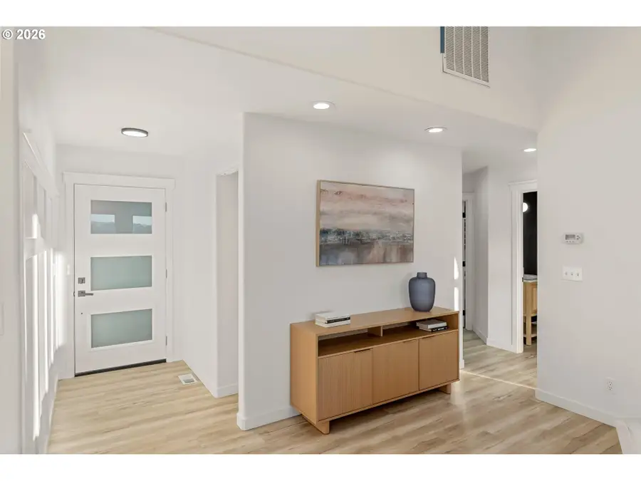 1485 SE Parkwood Dr, Roseburg, OR 97470 - #3