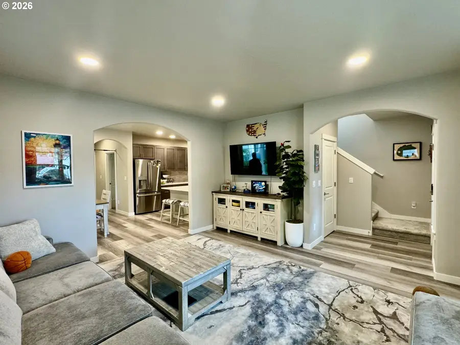 320 Oak St, Florence, OR 97439 - #3