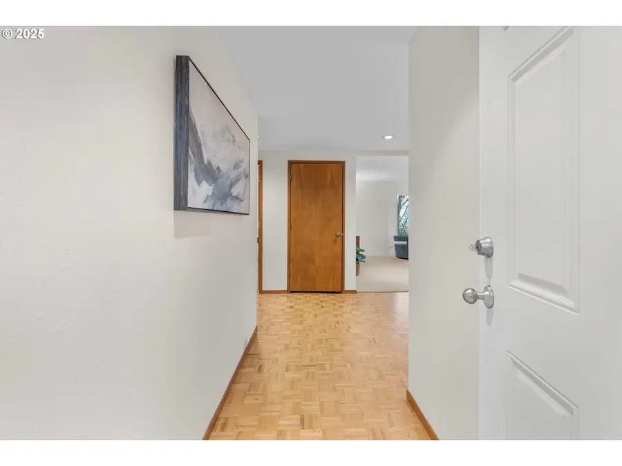 48 Eagle Crest Dr #3E, Lake Oswego, OR 97035 - Image #2