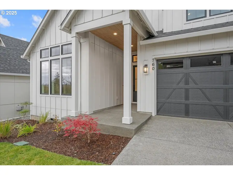 760 N V St, Washougal, WA 98671 - Image #2