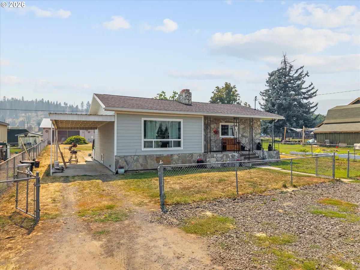 402 3rd St, Wallowa, OR 97885 - #1