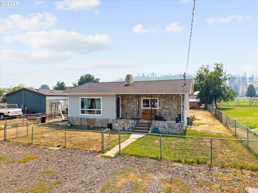 402 3rd St, Wallowa, OR 97885 - #2