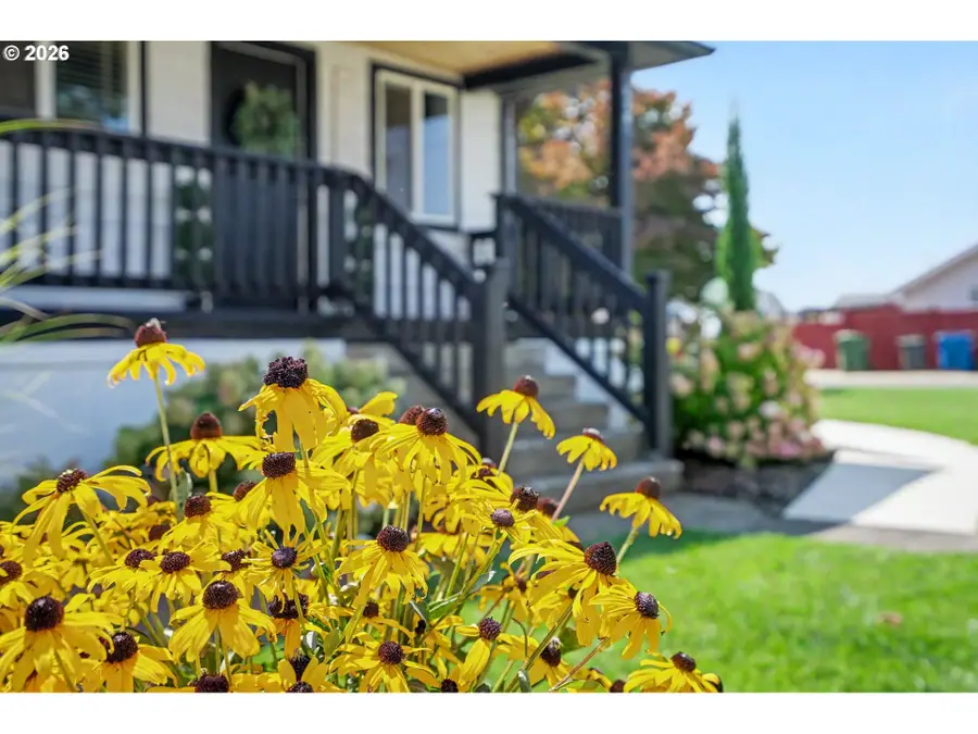 216 E Main St, Sublimity, OR 97385 - #2