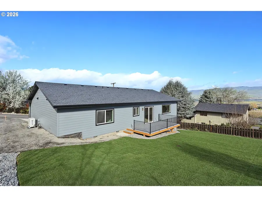 1680 Morton St, The Dalles, OR 97058 - #3