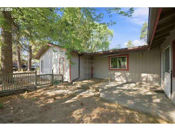 828 NW Florida Ave, Bend, OR 97703