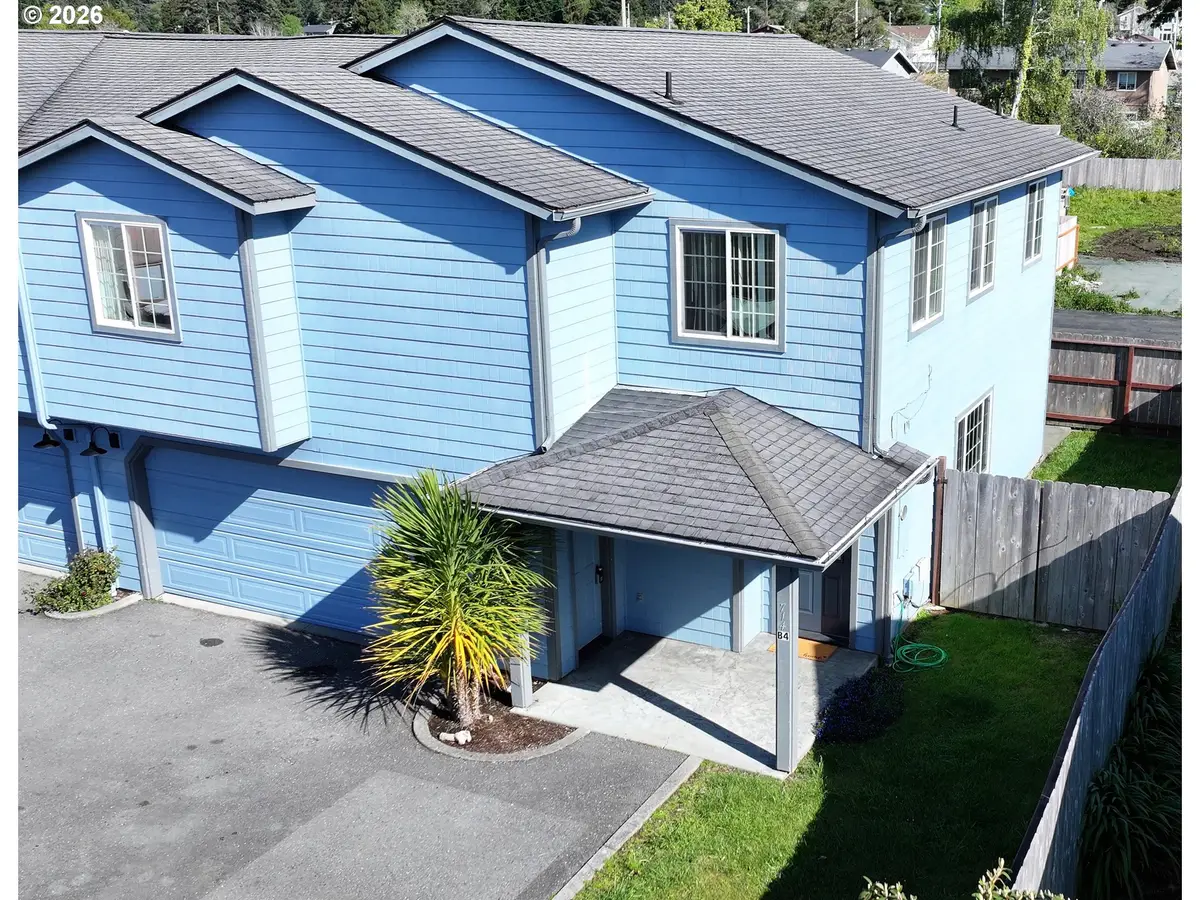 714 Pioneer Rd, Brookings, OR 97415 - #1