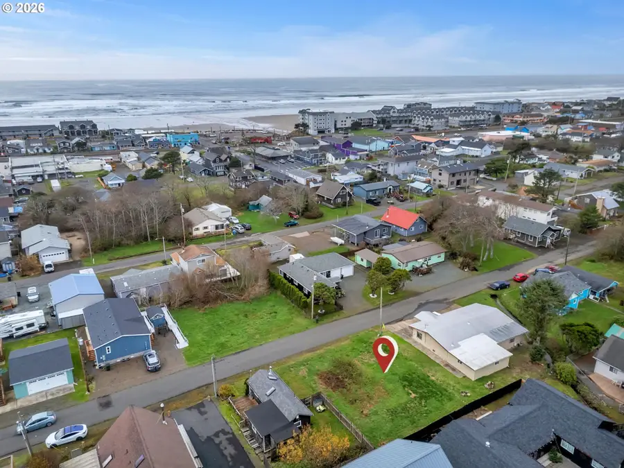 172 S Dolphin St, Rockaway Beach, OR 97136 - Image #2