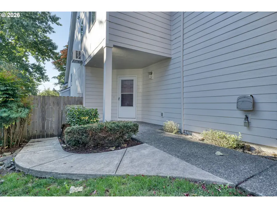 35457 Oakwood Dr, Saint Helens, OR 97051 - #3