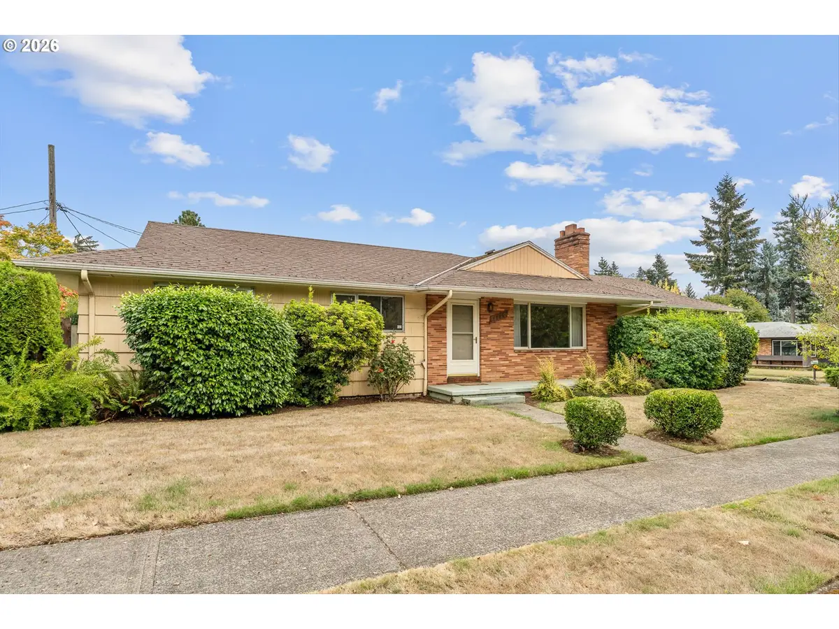 1136 SE 146th Ave, Portland, OR 97233 - #1