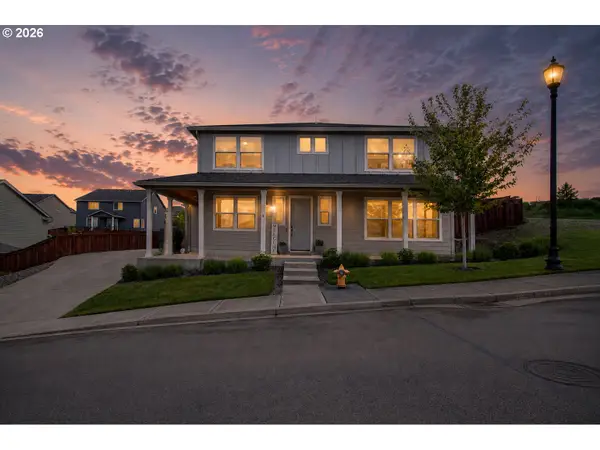 2307 E 6th St, LaCenter, WA 98629