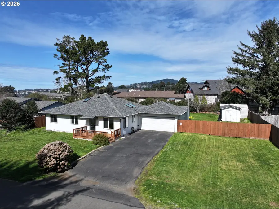 97935 Holly Ln, Brookings, OR 97415 - #3