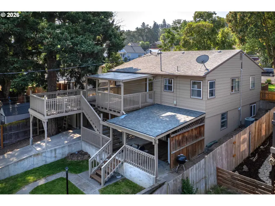 417 E 13th St, The Dalles, OR 97058 - #3