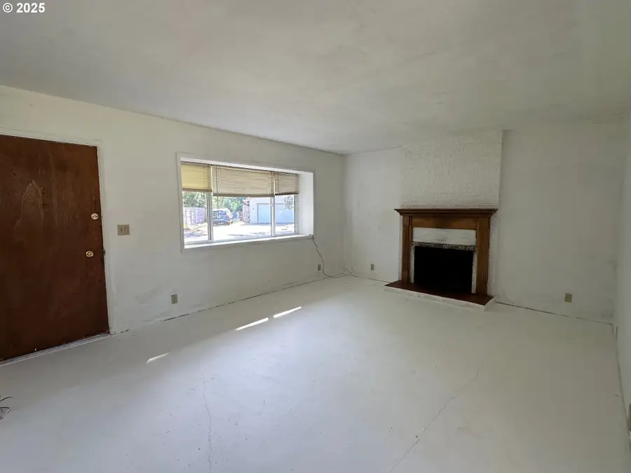 5546 S Shore Dr, Florence, OR 97439 - Image #2