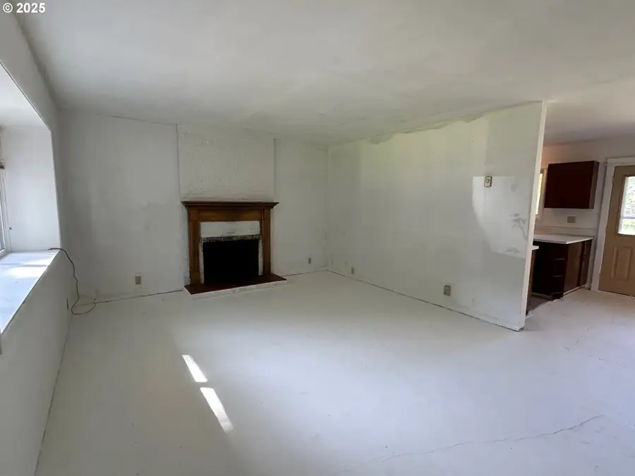 5546 S Shore Dr, Florence, OR 97439 - Image #3