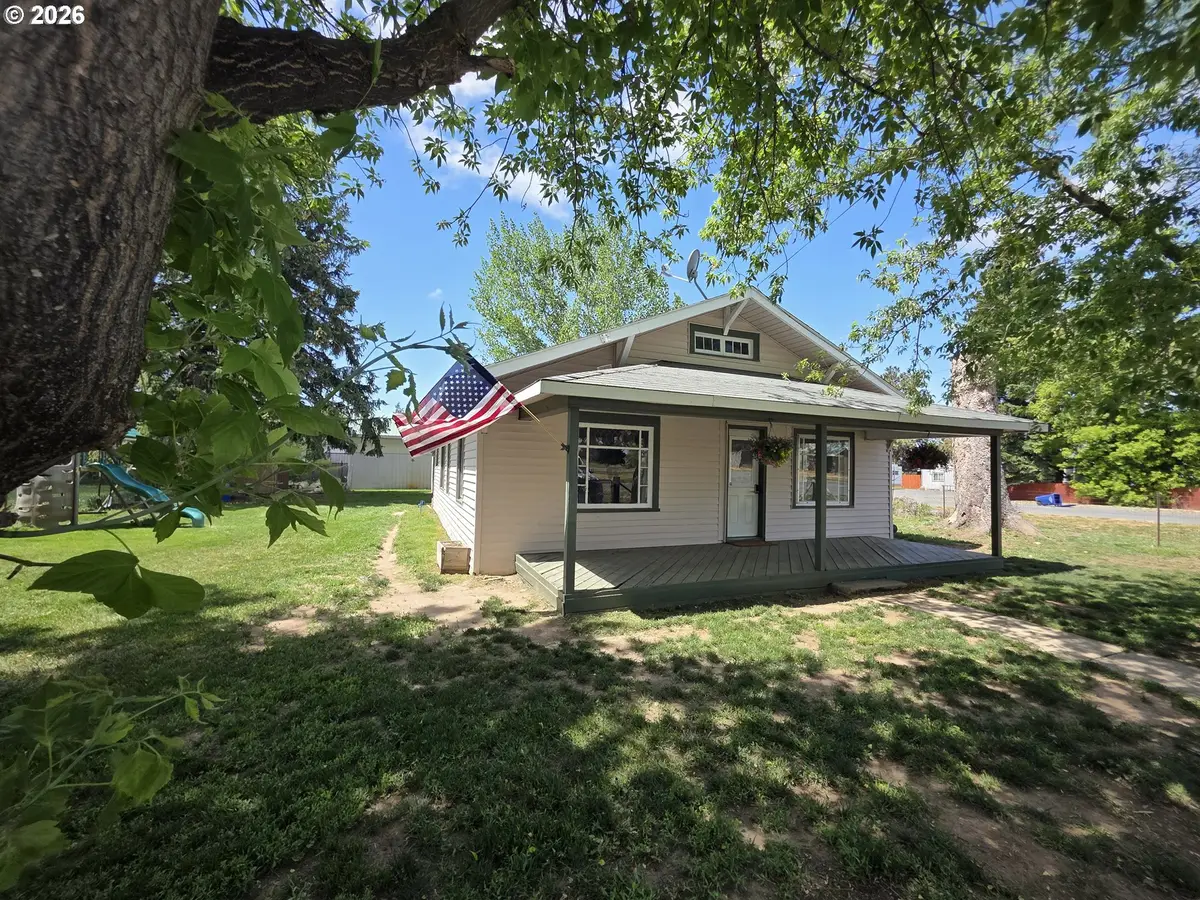 395 Center St, North Powder, OR 97867 - #1
