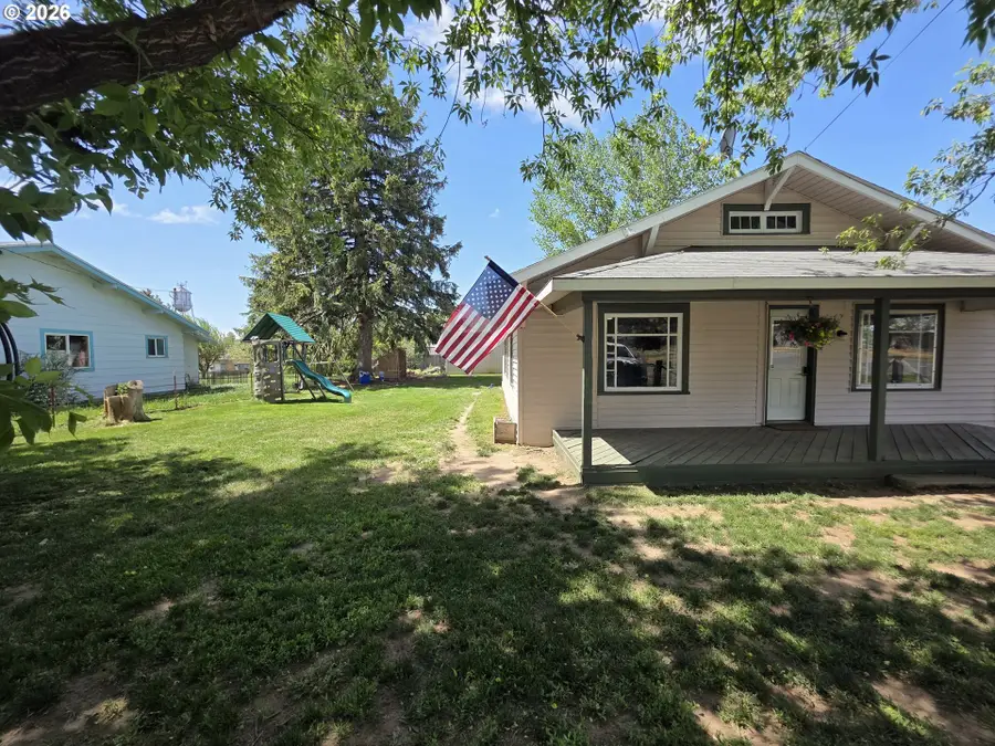 395 Center St, North Powder, OR 97867 - #2