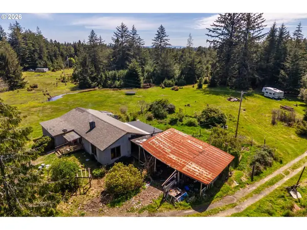 89371 Hemlock Ln, Bandon, OR 97411